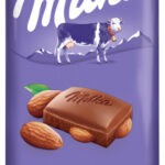Шоколад молочний Milka з цільним миндалем 90г.